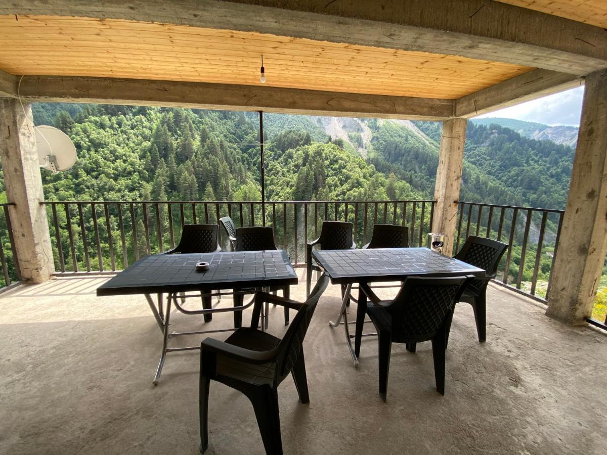 Guest House Caucasioni Adishi Ngoại thất bức ảnh