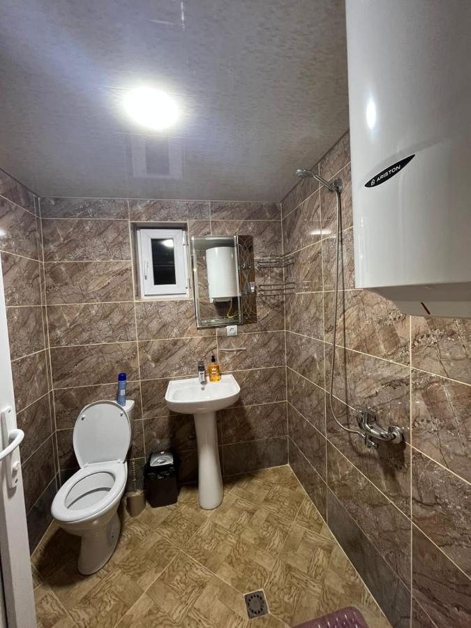 Guest House Caucasioni Adishi Ngoại thất bức ảnh